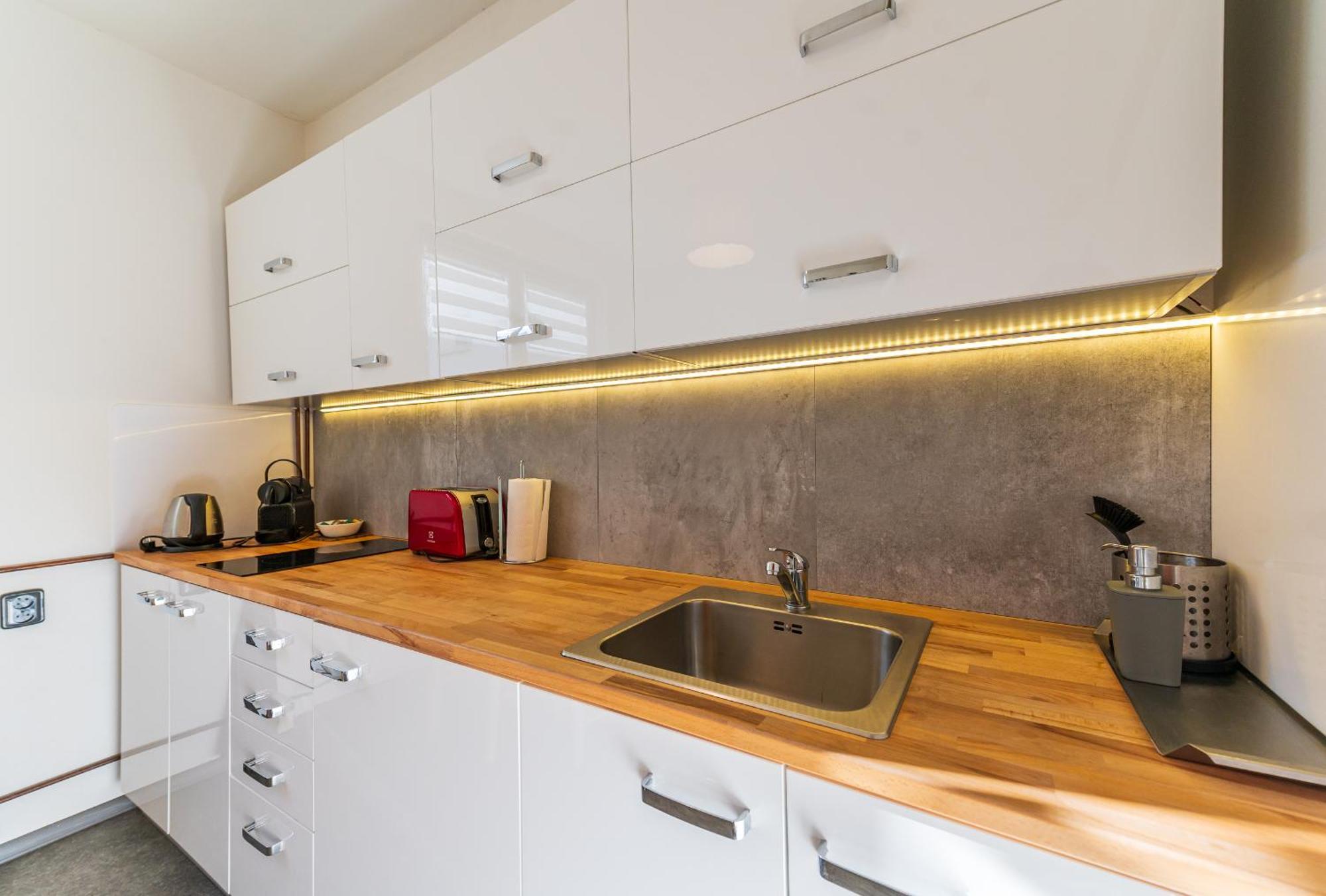 Ubytovani Na Samote - Apartman U Tesaru Komarice Bagian luar foto
