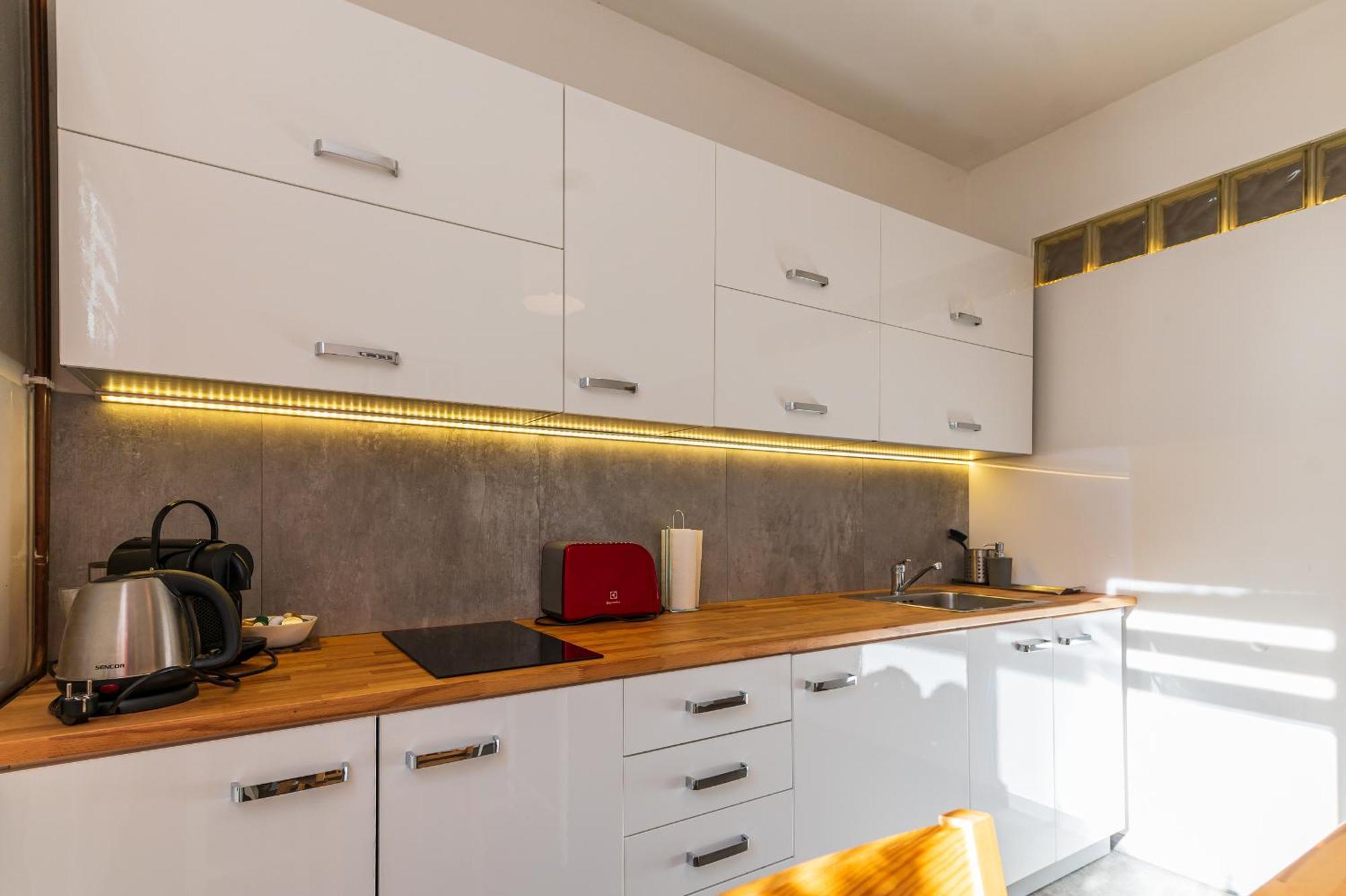 Ubytovani Na Samote - Apartman U Tesaru Komarice Bagian luar foto